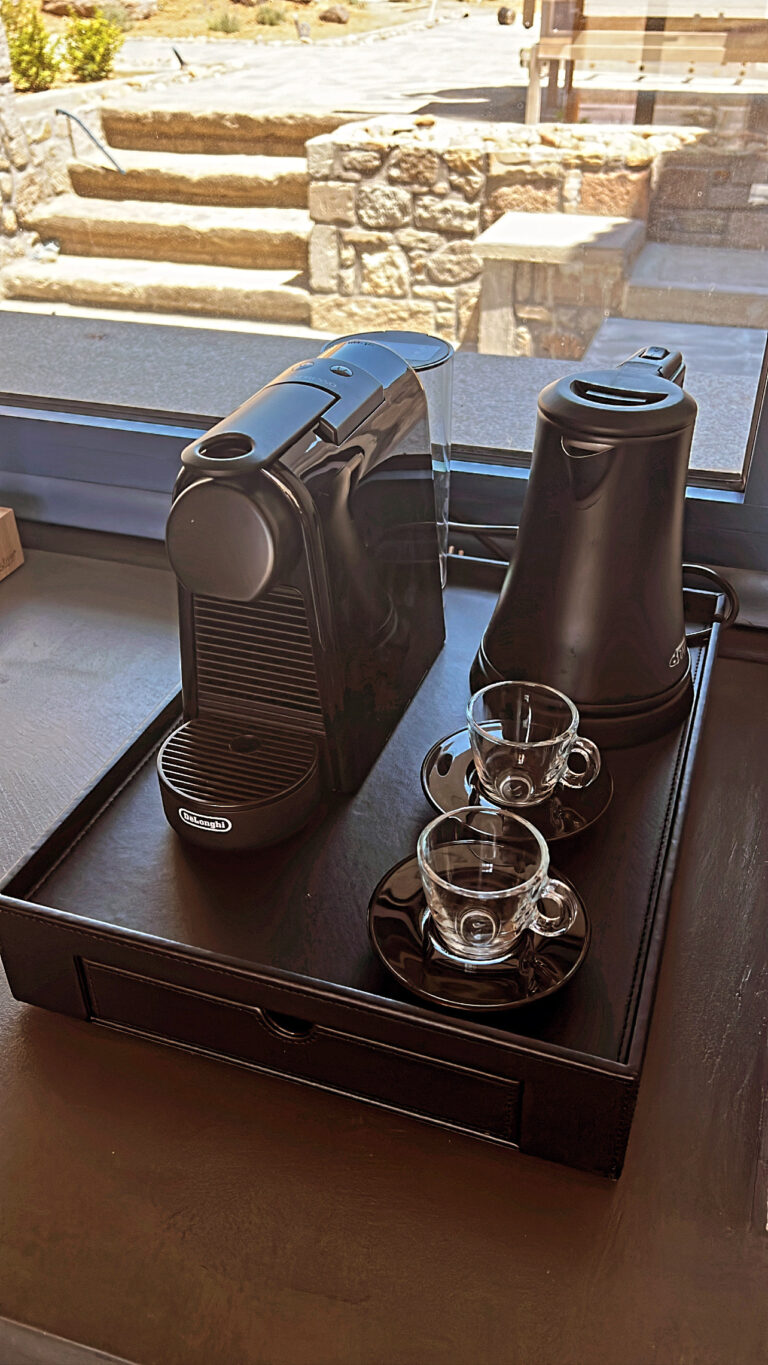 39161F4C-A3B3-4B61-A4FE-81A0F1A2A34D