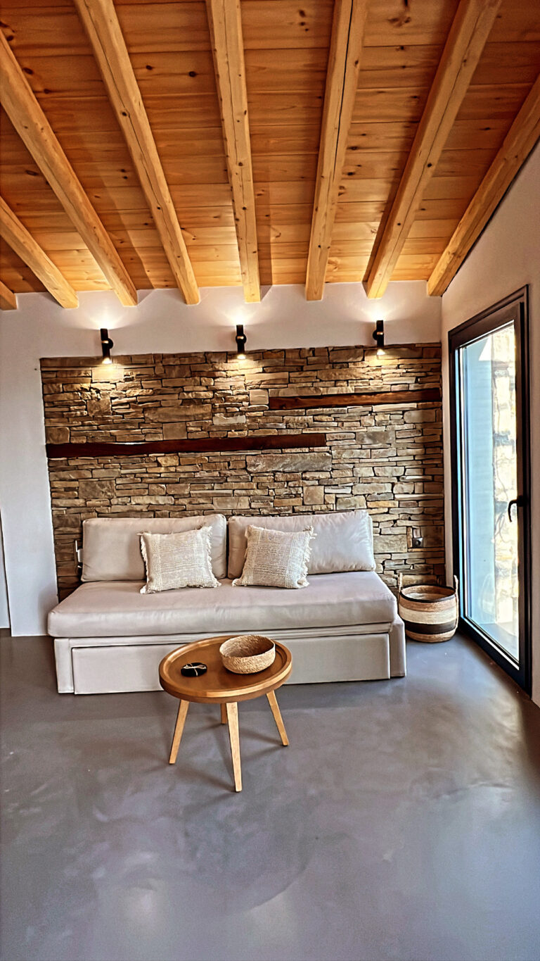 C63F30A8-26F3-4877-94F5-1513D12DAB1D